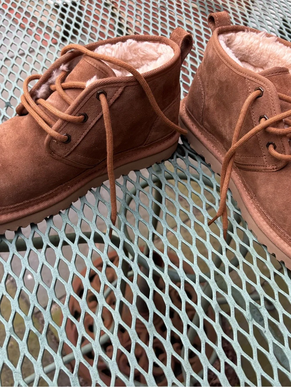 NWOB UGG Neumel Boots Chestnut Brown Suede women  size 9